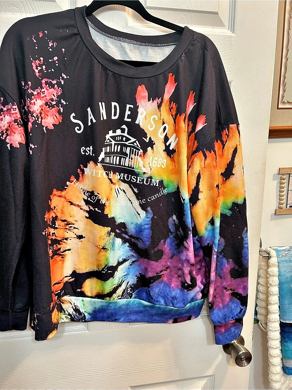 Sanderson Sisters Witch Museum 1693 graphic sweatshirt Graphic Sweatshirt XL